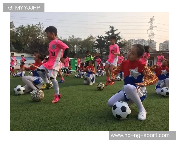 小学校园足球活动精彩瞬间展示孩子们的快乐与成长 小学校园足球活动精彩瞬间展示孩子们的快乐与成长